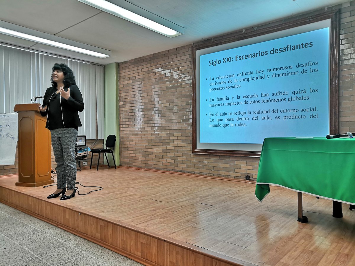 miranda_cycy's tweet photo. Hoy nos acompañó la Dra. Esther Álvarez Bolaños, con la conferencia #LaCompetenciaEmocional dirigida a estudiantes y docentes de la #EscuelaNormal1 de #Toluca
#EducacionSocioemocional https://t.co/elCTMReyUi