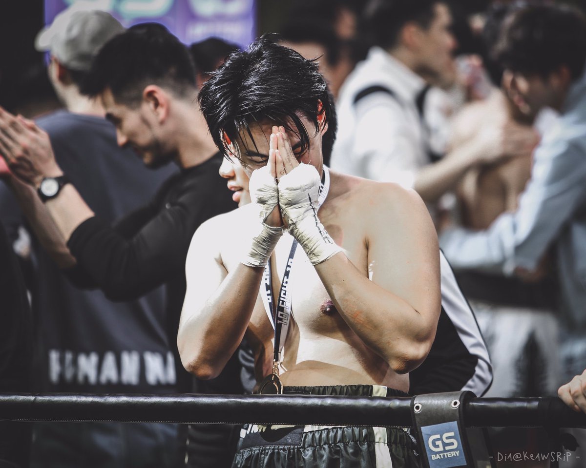 keawsrip's tweet photo. จะตีห้าแล้วขอลาไปนอนก่อน สวัสดีค้าบ
#HunzIPH
#BlackBear
#TeamHunz
#TeamBlack
#10Fight10
#10Fight10PresentedbyGSBATTERY #CelebrityBoxing #Boxing #Thailand #Workpoint23 #เจมีดี @Hunz_IPH https://t.co/JWnBKLTCxy