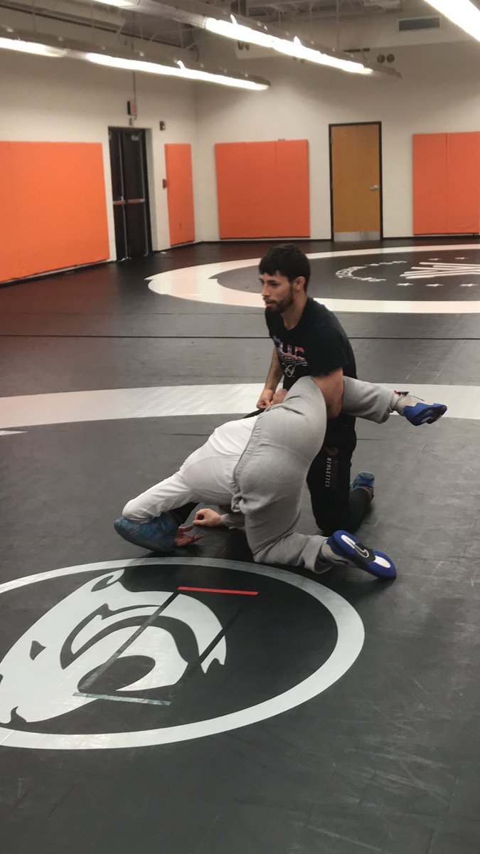 NWWildcatsWR's tweet photo. Day 2 of Scramble Camp was awesome! The kids got so much better and @lazor_joey and @TheSleeperZzZz were bringing the heat all day!!! https://t.co/e2BkdyxJK9