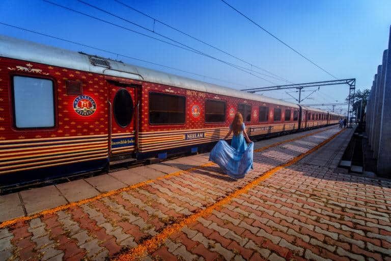 IndiaUpClose1's tweet photo. 10 Tips For Booking Luxury Trains In India - Follow Me Away - https://t.co/rr2zQWbInF via @followmeaway_ #India #luxurytravel #luxurylifestyle https://t.co/oqaNgKCQPk