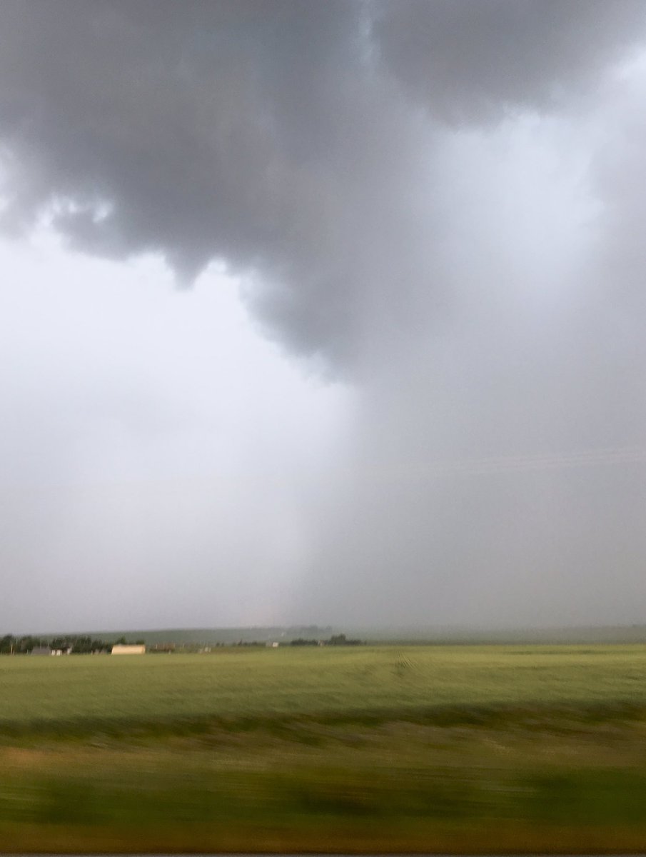 RoseZful's tweet photo. #skstorm July 7, 2019 Lafleche, SK. https://t.co/Q49ohyODPR