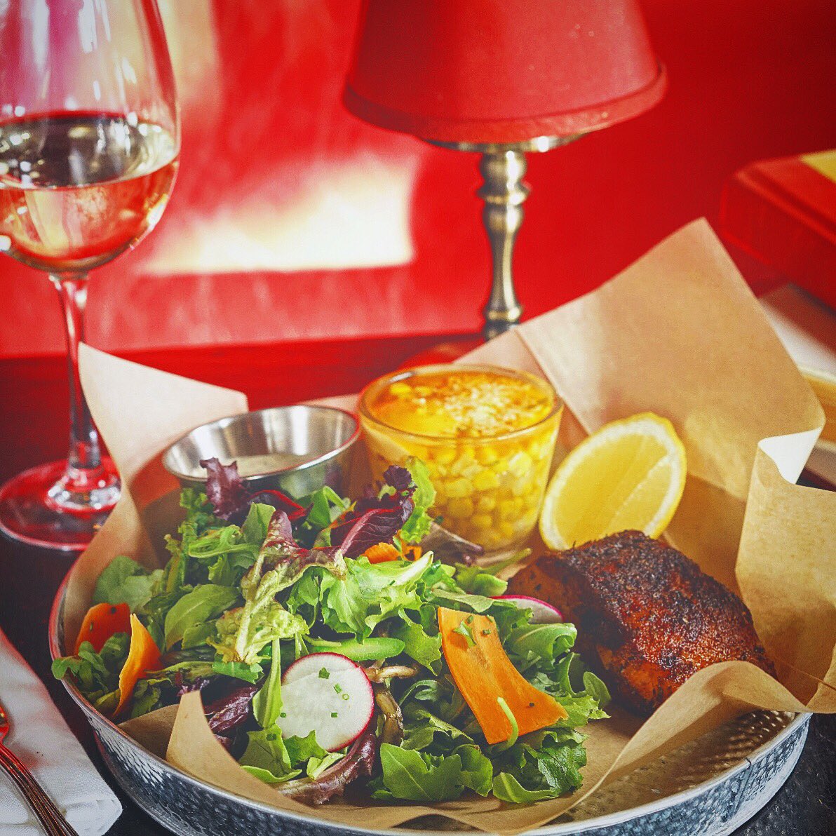 TheOldeBarPHL's tweet photo. Monday Nights are for Seafood Fest and Half Off bottles of wine under $100!!!  Happy Monday!!!
#teamgarces #seafood #seafoodlovers #seafoodtime #seafoodlove #halfoffwine #wine #visitphilly #mywaterfront #oldcityphilly #oldcity #oldecity https://t.co/eqBbX5F2IL