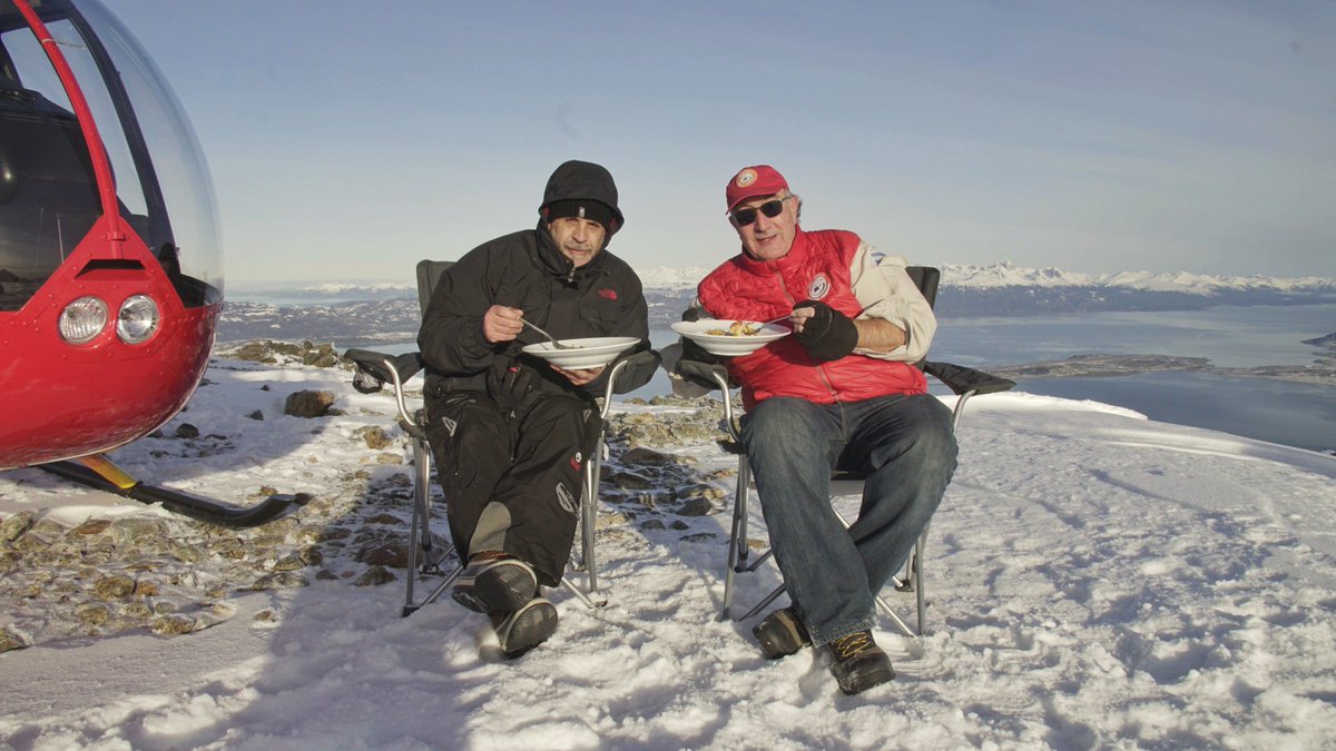 Cosas que solo pueden ocurrir en el Fin del Mundo: vuelo de <a href="/Heliushuaia/">Heliushuaia</a> a la cima de los Andes fueguinos + revuelto gramajo con centolla hecho por Christan Petersen.

#VisitUshuaia #FestivalGastronómicoFDM