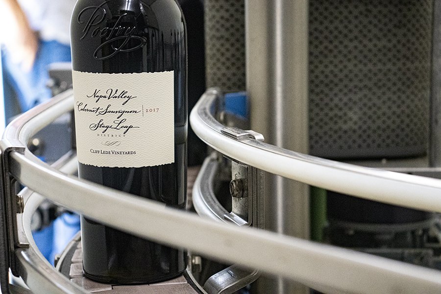 CliffLedeWine's tweet photo. The 2017 vintage is beginning one of the last points of its journey – bottling! #NapaValley https://t.co/bxFhGik3h7