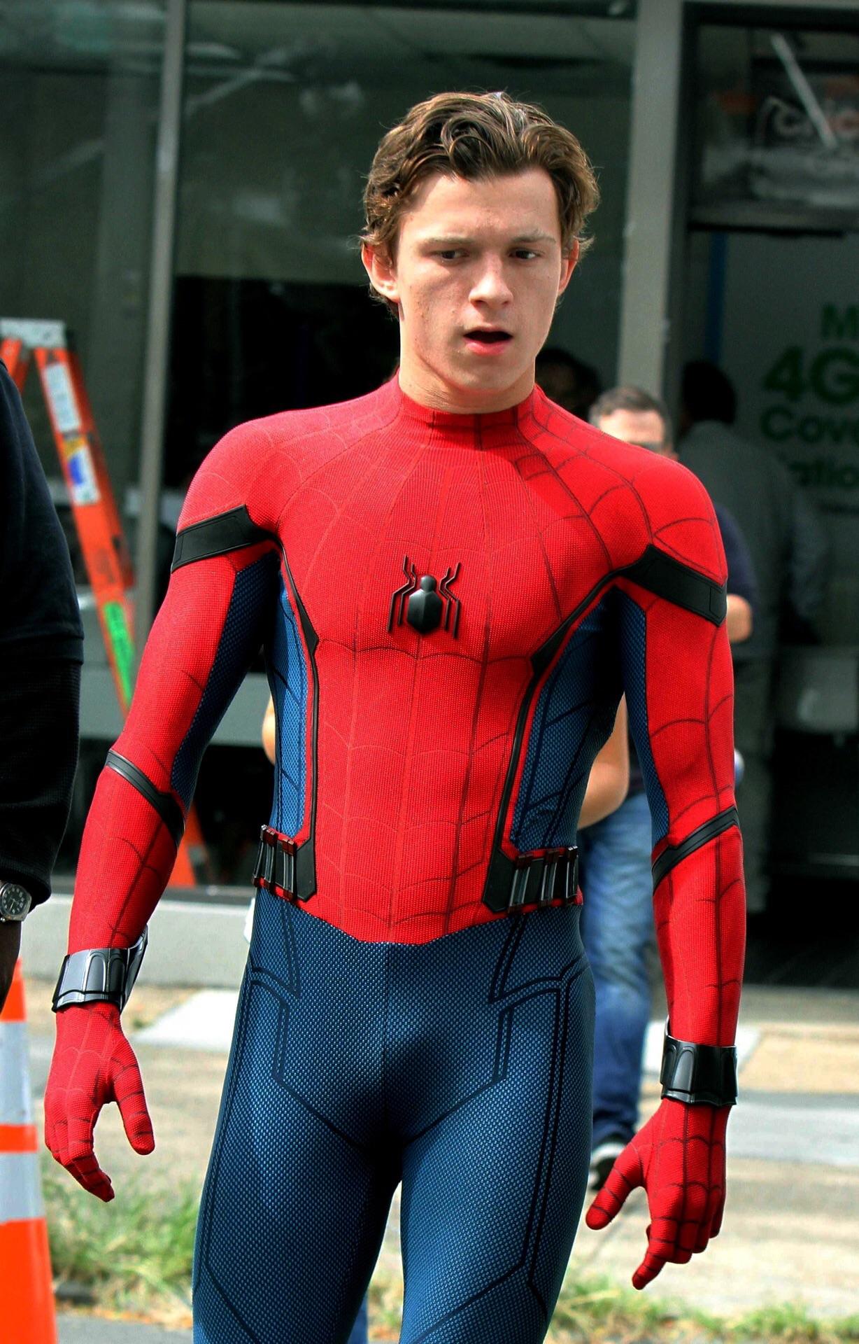 Celebrity Bulge On Twitter - 73n4hlc