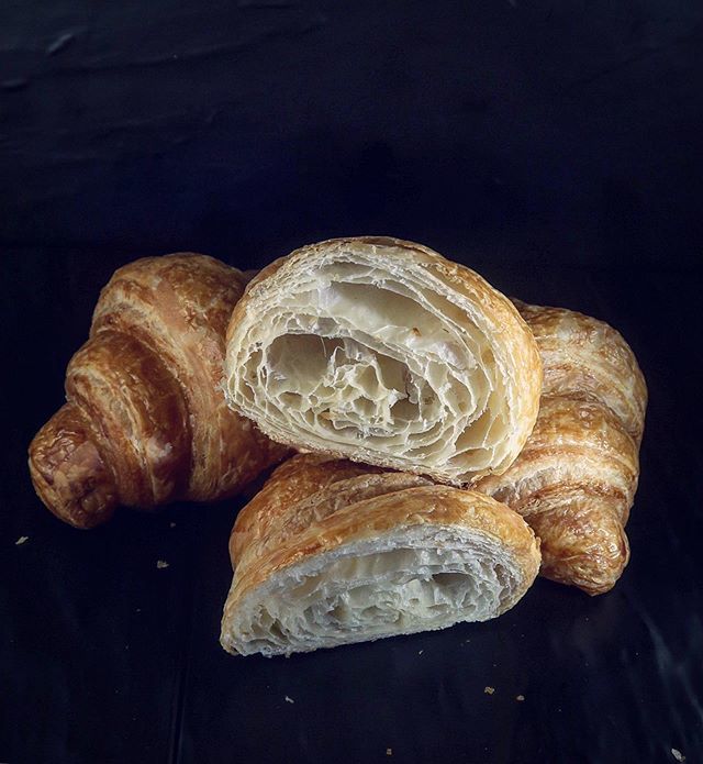 HeladoDude's tweet photo. #Croissant #vegan in da house ya’ll 💪🏻🧔🏻 #bai #güaimimai https://t.co/cBd8jfGJ2j