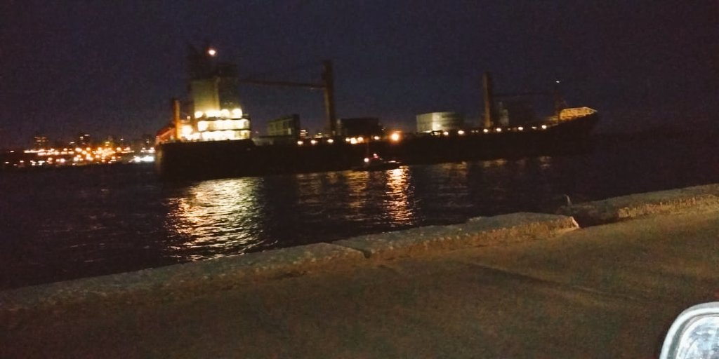 Hoy zarpó el buque ARSOS con productos marplatenses al mundo.  DESDE EL 2009 no se operaba de noche por falta de condiciones  adecuadas. Hoy el Puerto invierte de manera sostenible en dragado y balizamiento, iluminacion y servicios. CAMBIAMOS PARA MEJOR!