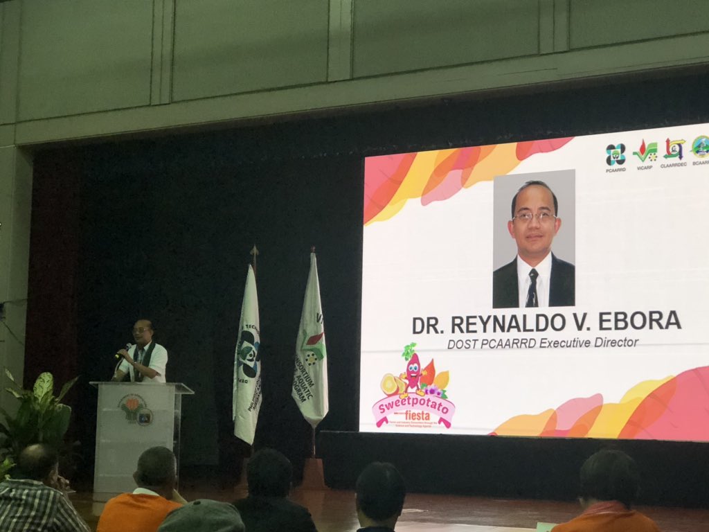 CEnalbes's tweet photo. Dr. Reynaldo Ebora, Executive Director of DOST-PCAARRD giving his keynote speech about the changing perspective on sweetpotato — from a simple crop to a superfood. He encourages the adoptation and mainstreaming of sweetpotato in the local market. https://t.co/7KzctXjPpE