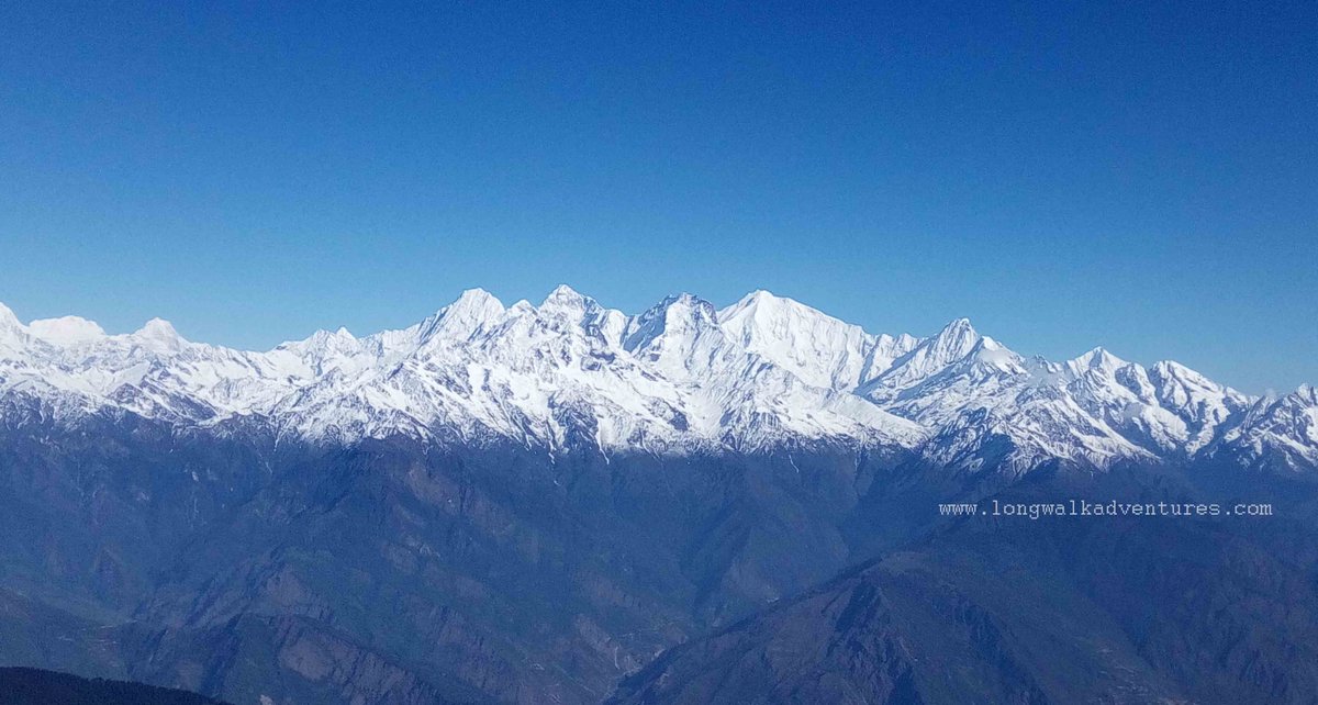 longwalkad's tweet photo. #Nepal #Ganesh #upperlangtang #Gosainkunda A fantastic view of the chain of Ganesh Himal from the height of 4600m of lake Gosainkunda https://t.co/QukNM4UqOw https://t.co/MLQEnVvoFn