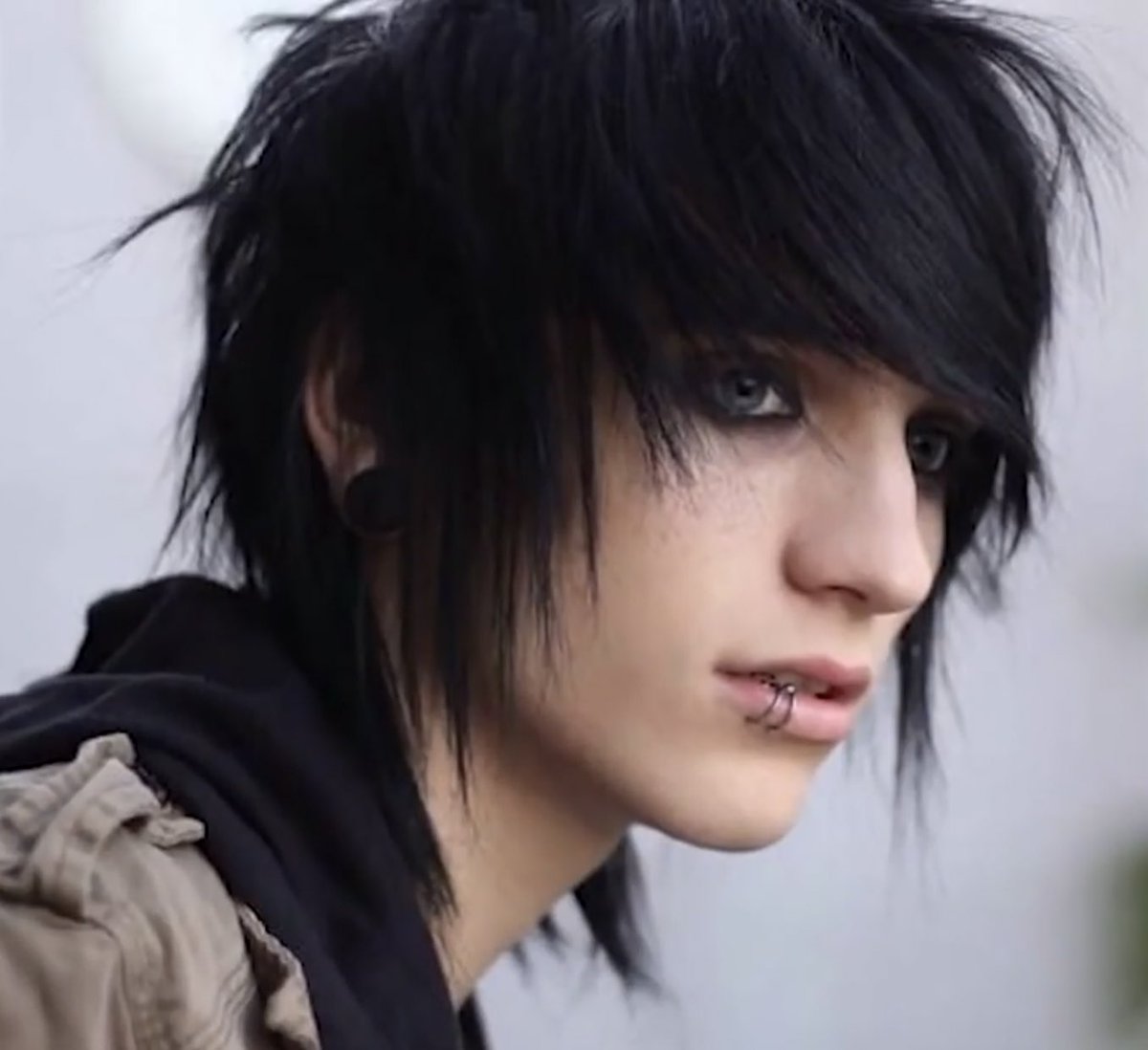 dis prolly wat blind niggas imagine juice wrld look like