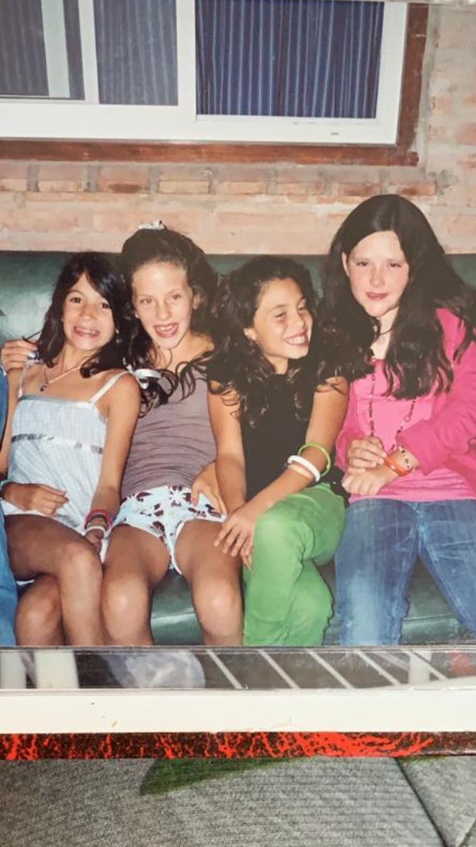 cataocucchiani's tweet photo. Abro hilo de la mejor amistad del mundo 🖤 https://t.co/xMcVb8wQvw