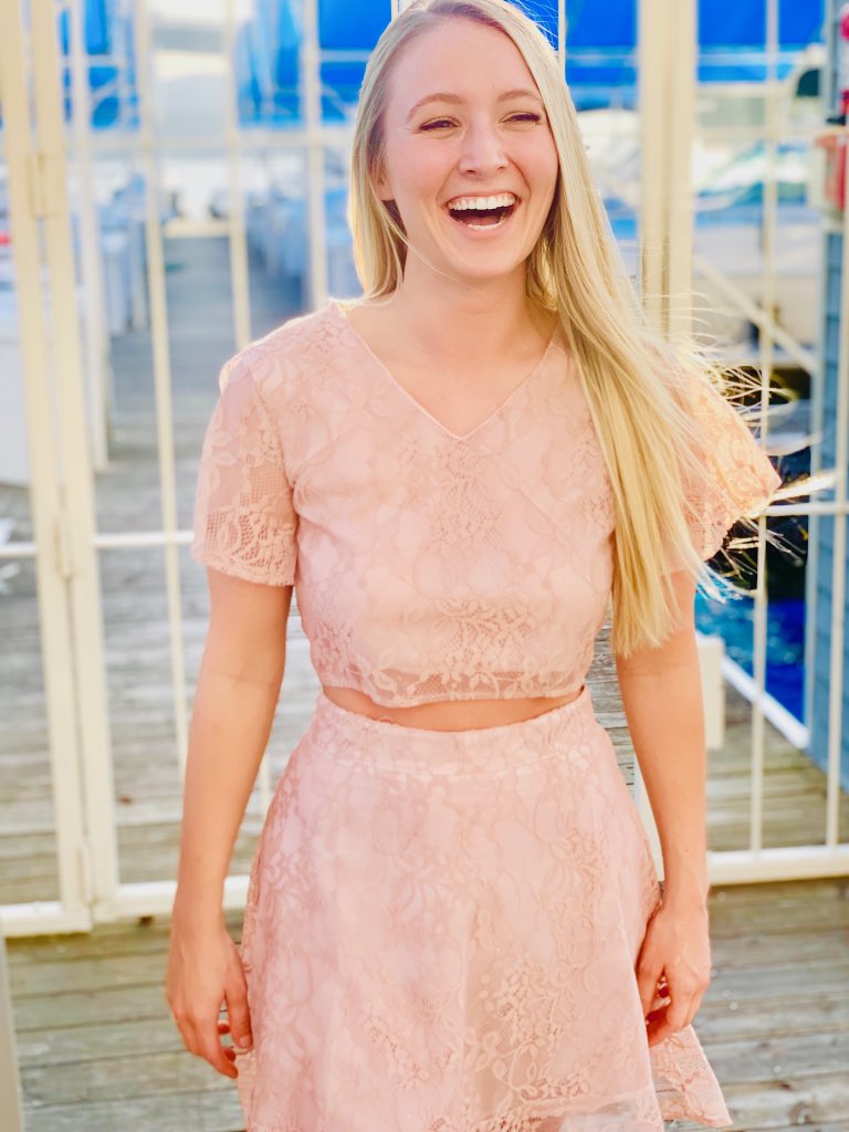 lavishgoldd's tweet photo. Sun kissed and smiling! ☀️😃

#summervibes #summerstyle #styleinspo #LavishGOLD 

https://t.co/B2TEyUjn51 https://t.co/GWOu4rKDBK