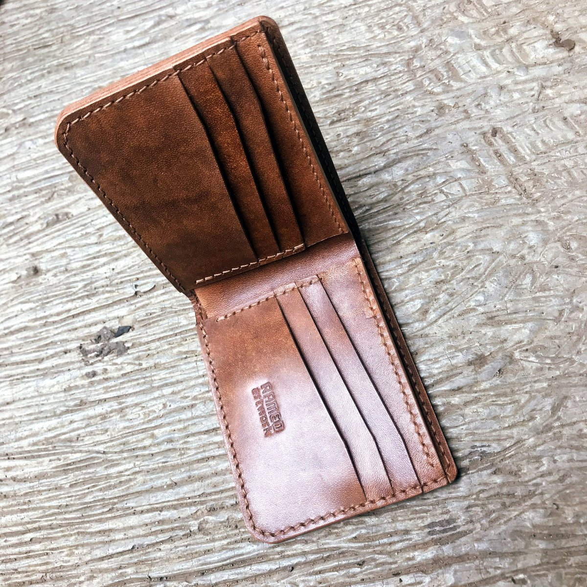 satriJong's tweet photo. Dompet Kulit Handmade Rameo
#leatherwallet #leatherwork #dompetkulit #handmade #dompet #rameoartwork #rameo https://t.co/zoNtgaDUs1