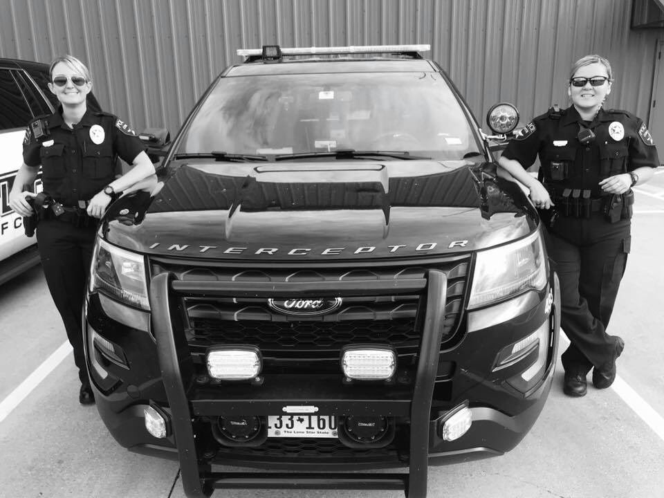 Corinth_Police's tweet photo. LADIES NIGHT👮🏻‍♀️
Night shift is on and ready💪🏽 Officers Epperson &amp; Escobar along with their shift supervisor will be roaming the streets as you sleep tonight. Have no fear, you will be reminded to lock your doors 😉
#CorinthPD #JoinOutTeam #Nightshift #PatrolLife #CPD #FemaleCops https://t.co/TLRYmYLVfR