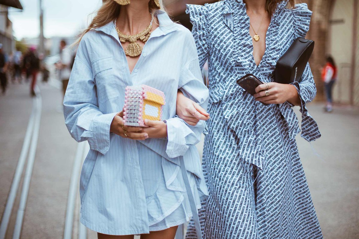 How to dress for transitional spring weather #digitalmagazine #digitalmagazinelondon #digitalmagazineuk #fashiondigitalmagazine #fashiontogo #fashiontogoblog #fashiontogomagazine #freedigitalmagazine #freefashionmagazine #freelifestylemagazine #freemagazi bit.ly/2LJQdgY