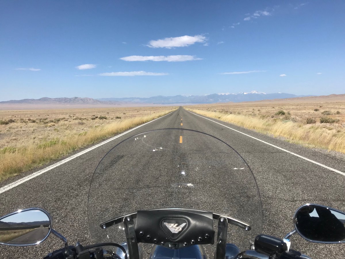 jerry_mack's tweet photo. I come from the “Honestly, it’s not for everyone” State, so highways like this really call to me! #NevadaHwy50 #LonliestRoadIn America #HDRoadKing ⁦@harleydavidson⁩ https://t.co/91ioDx1qlO