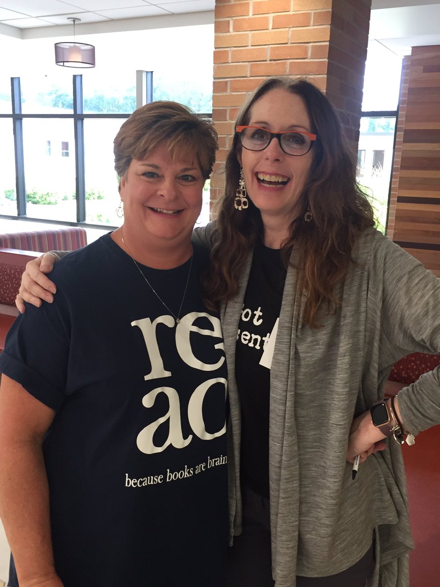 MsRoyall215's tweet image. My first day at my first #nerdcampmi2019 was amazing. Highlights: Jason Reynolds, Laurie Halse Anderson, and Alan Gratz!