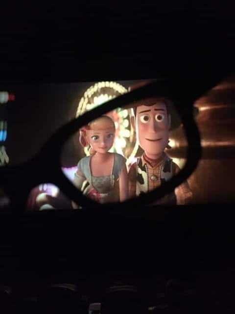 JoseTalucci11's tweet photo. De Toy Story 4, aprendí que si la vida te quiere con esa persona de alguna u otra manera llega nuevamente a ti, también que si quieres tanto a una persona y te importa su felicidad, no importa si no es contigo, la dejarás ir.💚 https://t.co/og7guc66Ny
