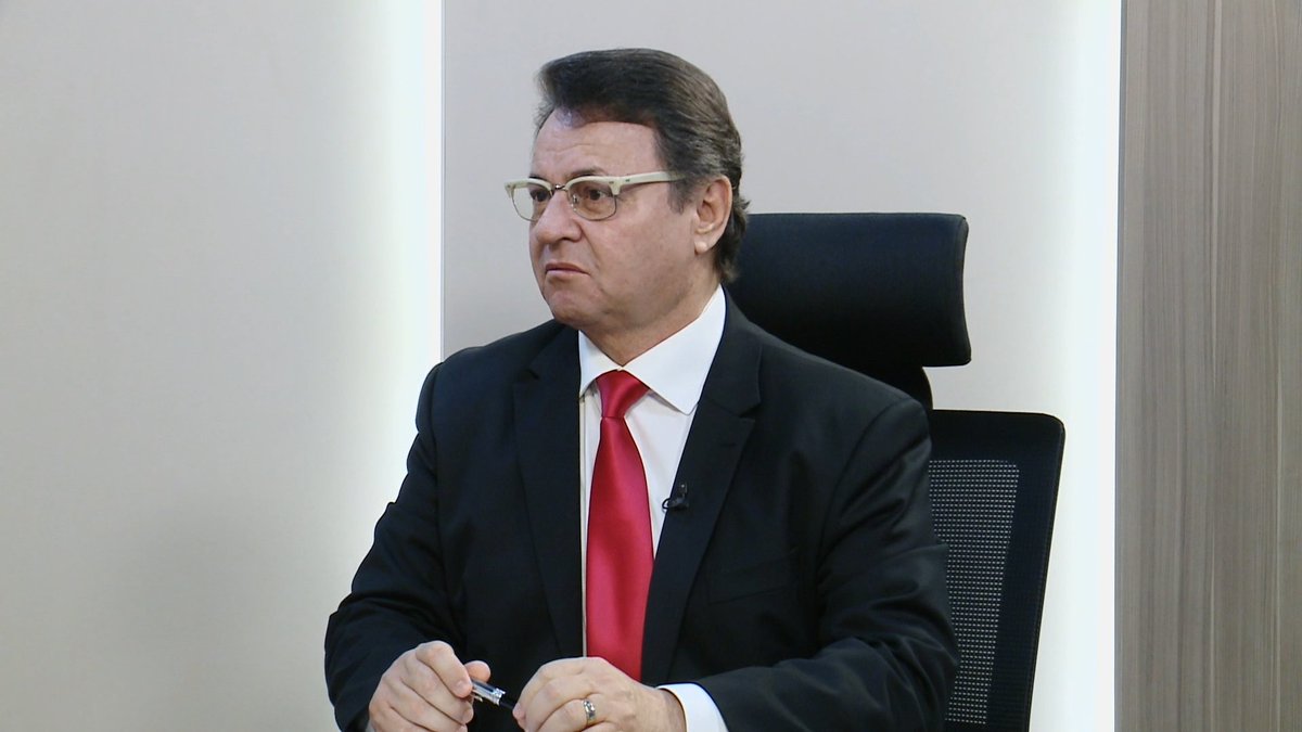 LHCorrea_S's tweet photo. Acompanhando um #Sonolento com Bauro Monna na @TvConservador https://t.co/Lgl79zv9Lh