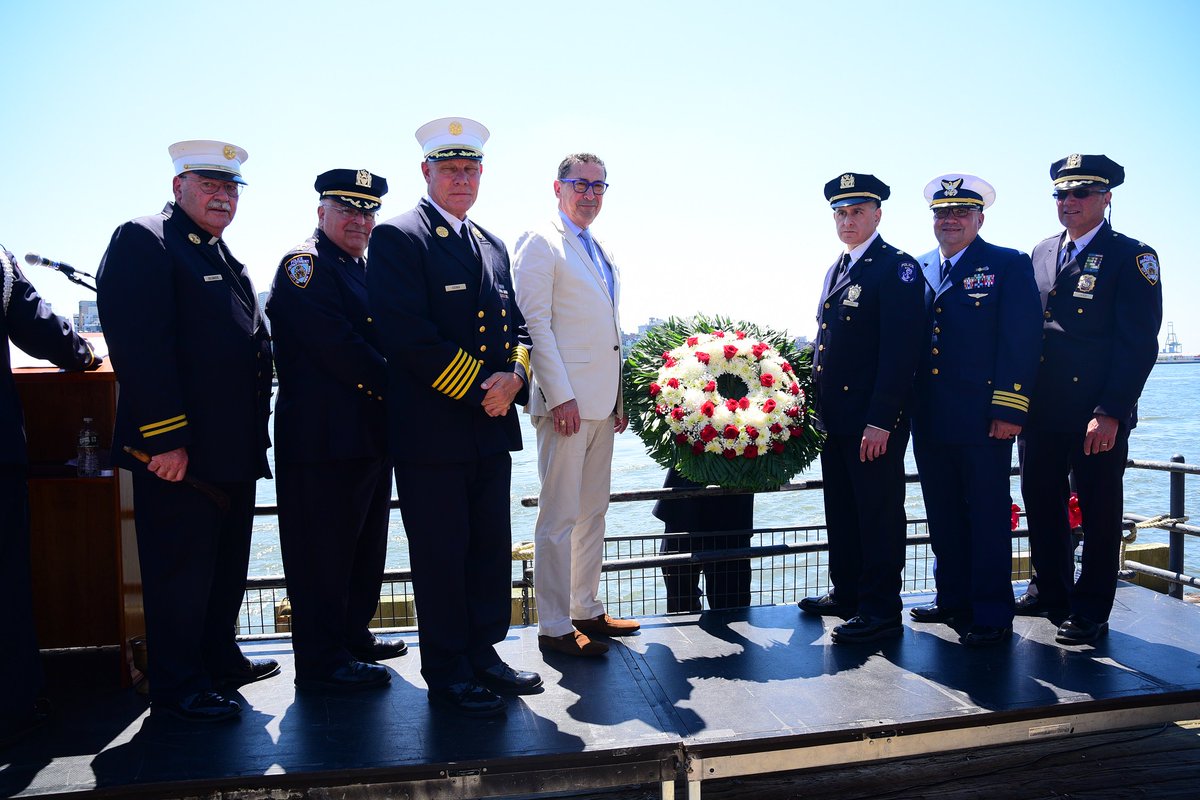 nycgov's tweet photo. .@FDNY holds 18th annual Blessing of the Marine Fleet at South Street Seaport: https://t.co/SzCYV96AWK #NYCBravest https://t.co/CgpjoXMsVR