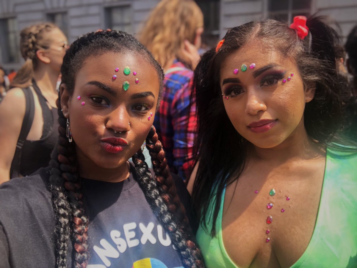 heyitzlanna's tweet photo. pride parade 💙💛💗 https://t.co/7rbgLCc0GC