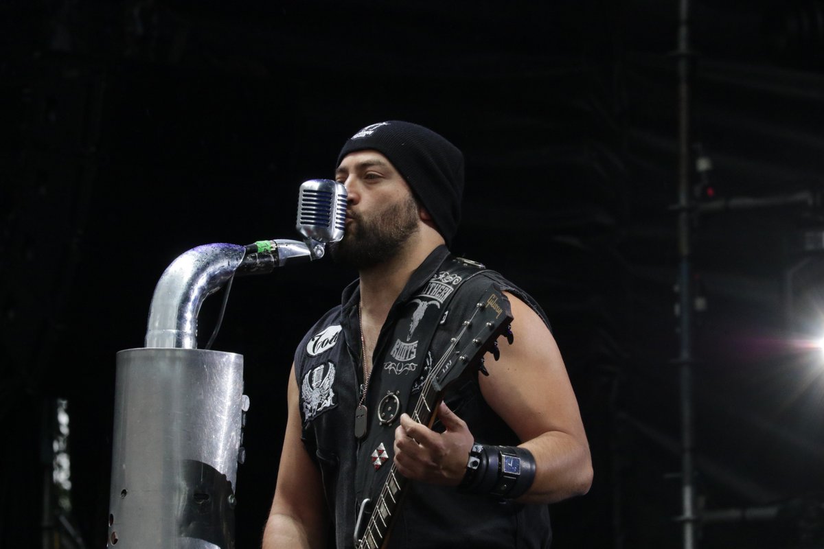 LaudEstereo's tweet image. Con energía pura y mucho rock and roll llegó a celebrar #25Años de #RockAlPArque #SouthernRoots #LAUDesRock