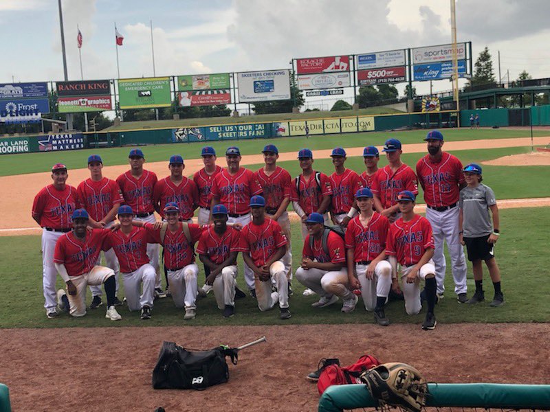 comotrain's tweet photo. Thank you @HSBNC19 for a great week. The whole event was a great experience and am blessed to have been apart of Team Texas. Thank you again to@all the coaches, scouts and event planners that made this possible! https://t.co/MURFipuKEO