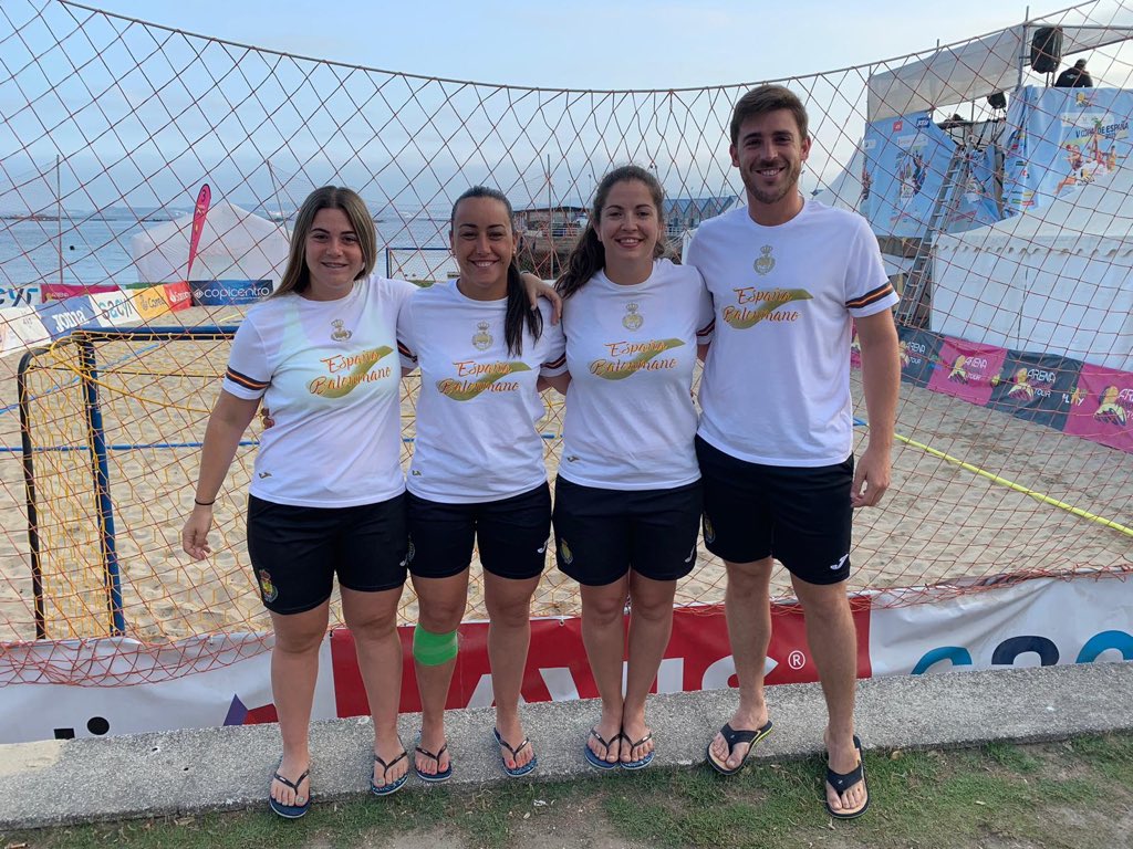 ☑️ Representación andaluza en el Arena 1000 de Bueu (Galicia) este fin de semana 
Nuestros compañeros además de pitar durante todo el fin de semana han obtenido la recompensa de dirigir la final Senior femenina y la Juvenil femenina
¡Enhorabuena! 💪🏼