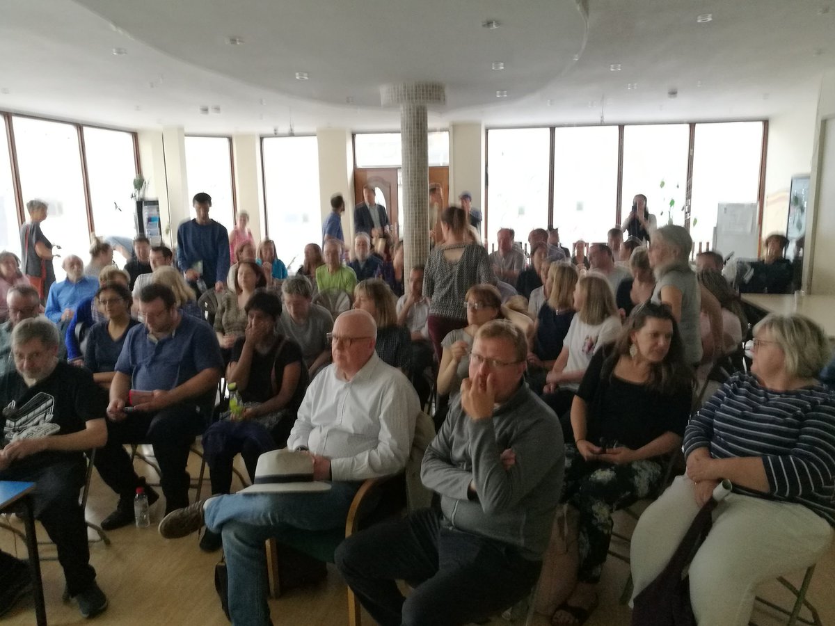 HealthyTooting's tweet photo. We had an amazing time talking with #Tooting about positive changes to our streets and public places

Thanks to everyone that came, helped organise, leafleted and contributed

This is just the start! https://t.co/aXhBz1Z0Jc