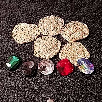 Daisuke Glory Sworks 宝石の煌めき で使おうと 宝石トークン自分で揃えてみた カードに描かれた 宝石に近い物に拘って集めたよヾ 宝石は透明度の高い硝子 金貨はメタルコイン 使うの楽しみ 艸 Splendor スプレンダー