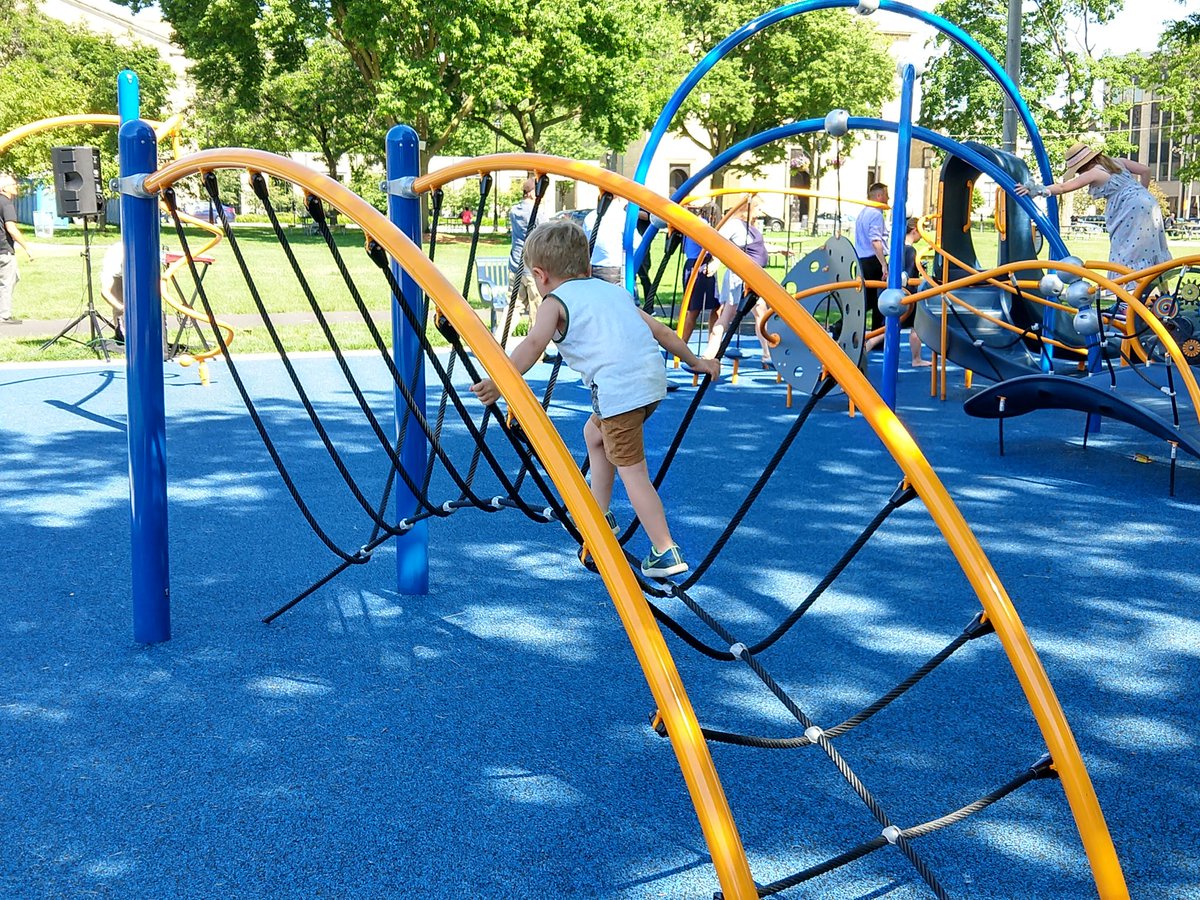 MilwDowntown's tweet image. The brand-new Cathedral Square playground officially opened today! As @Marci4MKE put it, this park is a jewel in Milwaukee. ✨ Thanks to all the community partners who supported this effort.