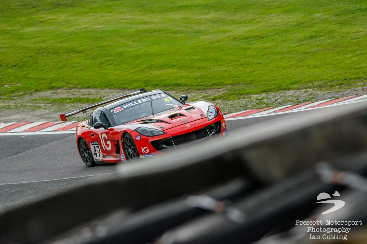 iancuttingphoto's tweet photo. Images from @TeamHardRacing @EppsRacer @Darronracing @Barley_Racing in action during the latest @GinettaCars GT4 Supercup over on Facebook @PrescottMsport @Spine
https://t.co/Meo0RoGh45 https://t.co/6OxuUzbdzW