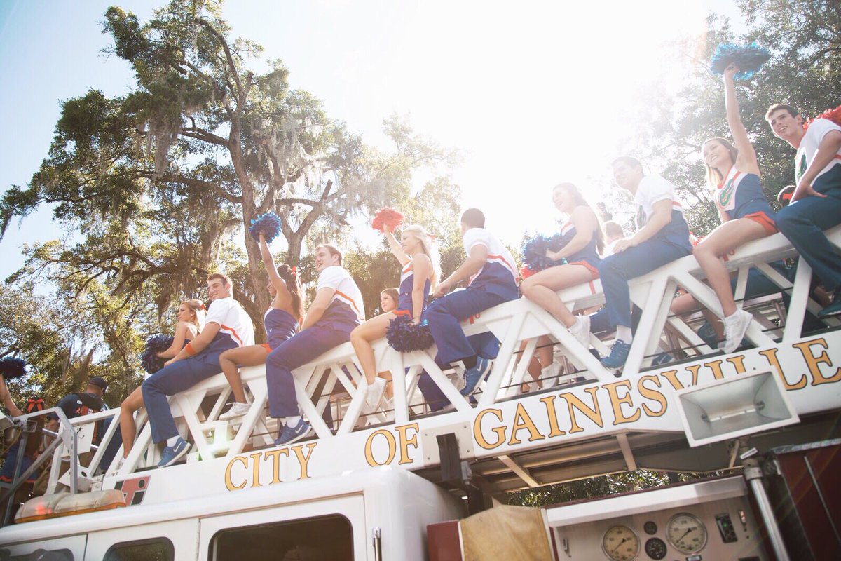 hcgatorgrowl's tweet photo. Welcome to Gainesville all new and returning Gators! We hope you spend this Summer B session studying and enjoying the sun.
#SummerB #UF23 #UF22 #UF21 #UF20 #BeatAU #LetTheGatorGrowl https://t.co/y845wzEjxF