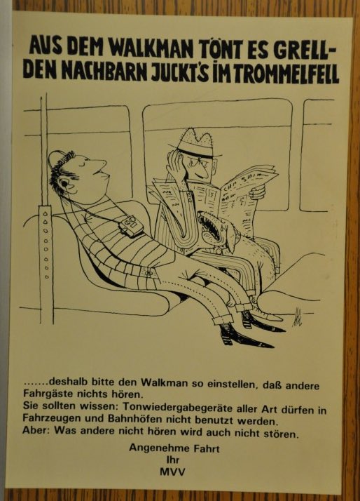 RuhewieStille's tweet photo. „Aus dem #Walkman tönt es grell - dem Nachbarn juckt‘s im Trommelfell!“ Zum 40. des Walkmans eine nette Karikatur der #MVV (aus 1986!). Via @SZ https://t.co/2CMNvFnW6r