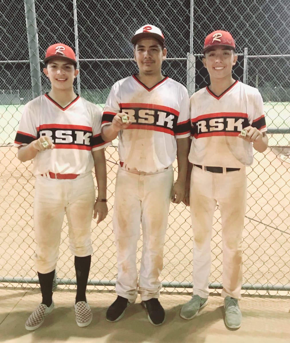 This momma made it happen this weekend. Having both of my kiddos playing, an making it to all the games. Very proud of the two teams. They all went undefeated an took the championship. Raskulls went 6-0 and Team Hustle 4-0. I love my #8's! 🥎🥇🏆💍⚾️