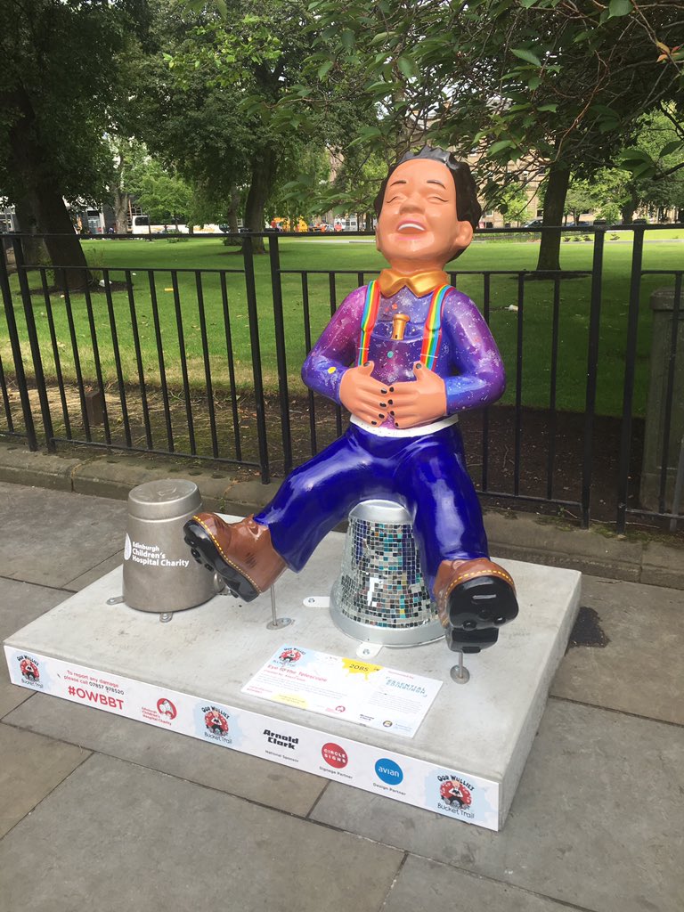 daveed11's tweet photo. More wullies #edinburgh #edinburghpride #oorwullie https://t.co/CIZ97rWf6O