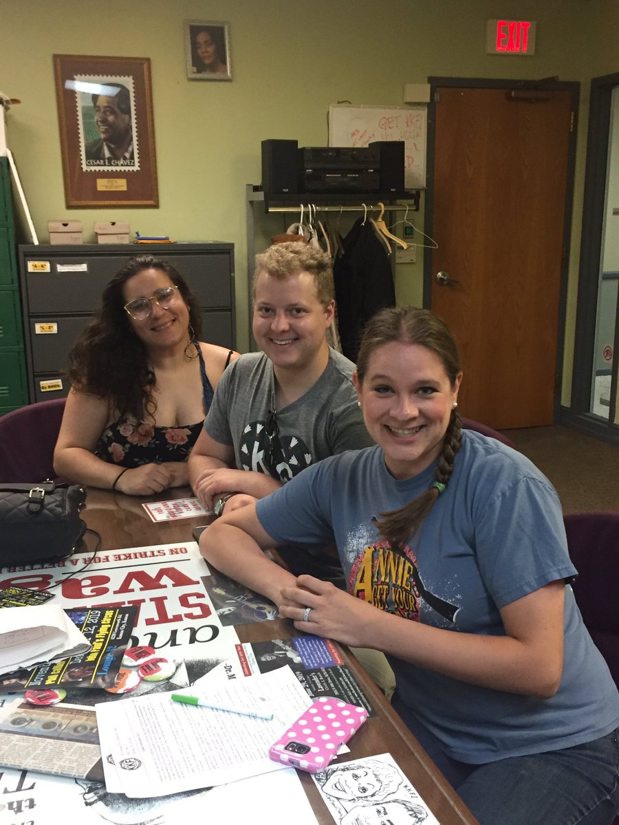 gtipofficial's tweet photo. Tune in to KKFI 90.1 now, to hear our actors talk about 42nd Street! #GTIP #gladstonetheatreinthepark https://t.co/u0TKiOZZvq