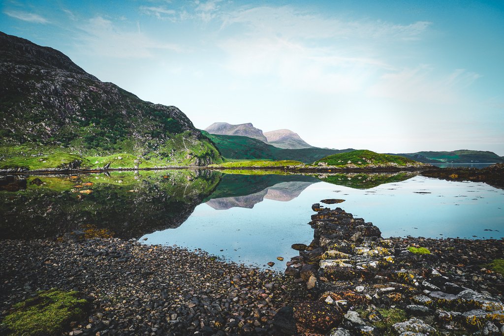 My favourite place in Scotland is Kylesku, Sutherland! My first visit was during my hike of the Scottish National Trail and the second was when I drove the North Coast 500 earlier this year. Where's your favourite place in Scotland? #ScotlandTheFave 🏴󠁧󠁢󠁳󠁣󠁴󠁿