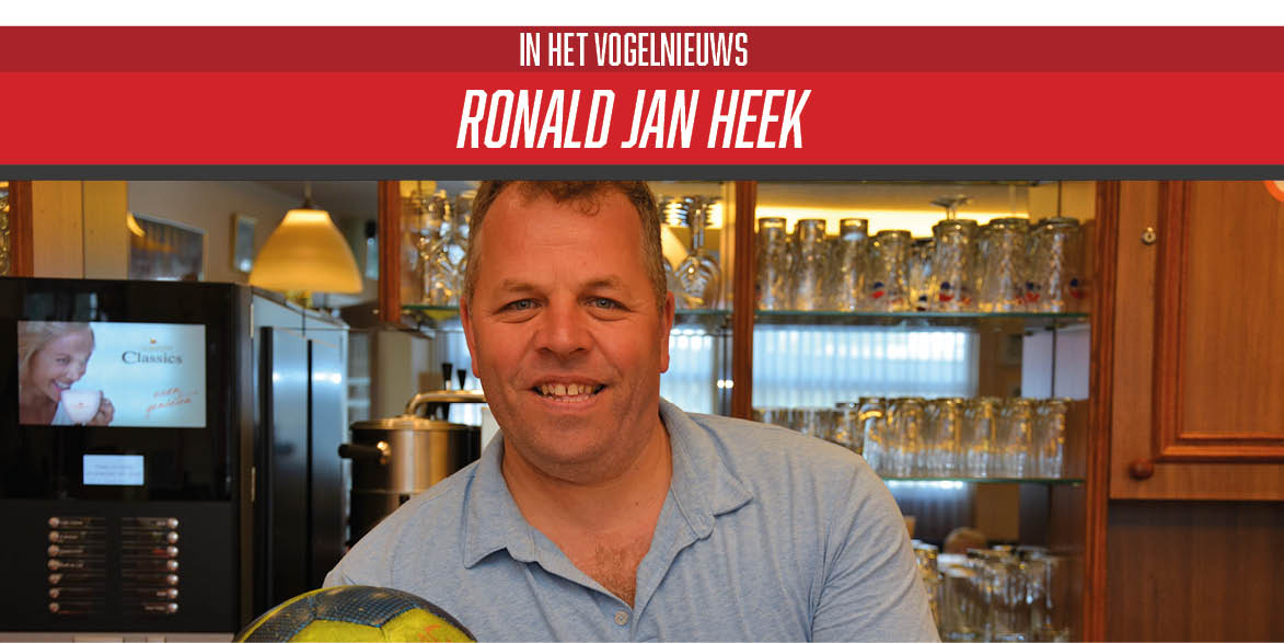 Onder andere in het clubblad een interview met vertrekkend wedstrijdsecretaris <a href="/rjheek/">r-j heek</a>. Tevens scherp toezichthouder op de bezorging van het clubblad.