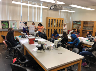 Talbot_Lab_UCR's tweet photo. @careenkh had a great time volunteering for a #STEM event sponsored by @UnitedWay and organized by Sophia Parks @UCRiverside #science #WomenInSTEM #WomeninScience #TalbotLabUCR https://t.co/QVjiTsBToX