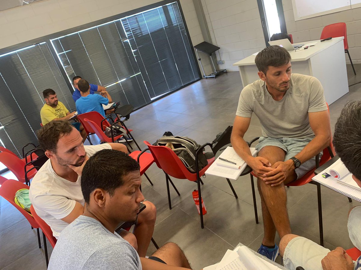 smartfootball0's tweet photo. #SFcoach SMARTFOOTBALL NIVELES 1 &amp; 2. CURSO INTENSIVO 22-23 &amp; 25-30 JUNIO

Gracias!!

..........

#SFcoach SMARTFOOTBALL LEVELS 1 &amp; 2. INTENSIVE COURSE 22-23 &amp; 25-30 JUNE 

Thank you!! https://t.co/qW7iH7RcZW