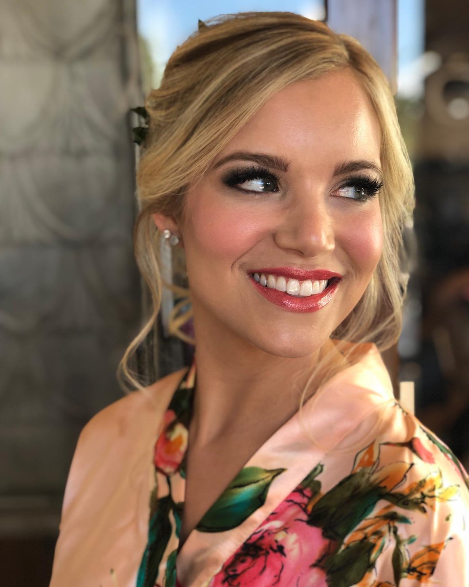ClearWaters2444's tweet photo. Bridal Hair &amp; Makeup by Taylor @ClearWaters2444 https://t.co/VKqmmcI2Ec