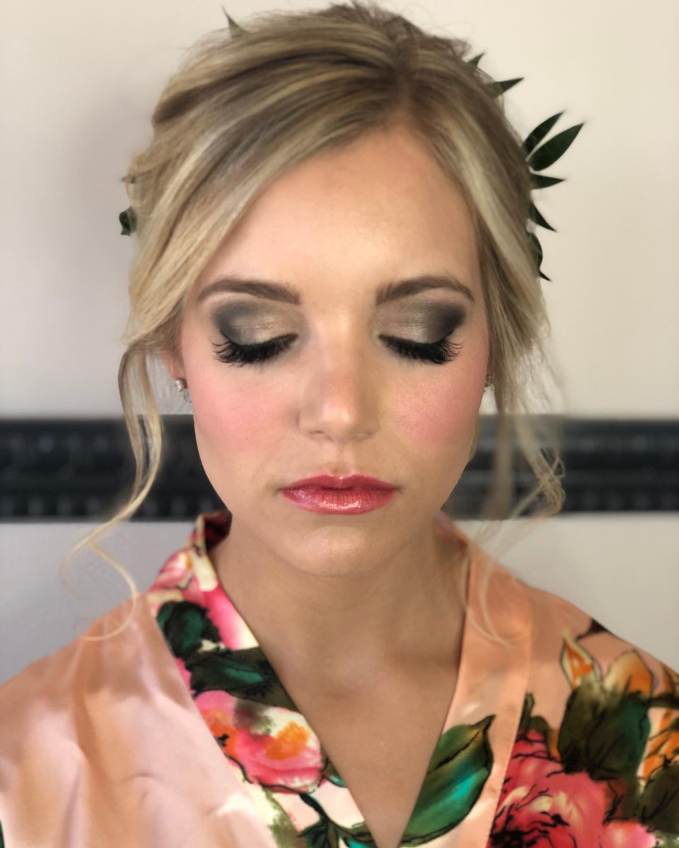 ClearWaters2444's tweet photo. Bridal Hair &amp; Makeup by Taylor @ClearWaters2444 https://t.co/VKqmmcI2Ec