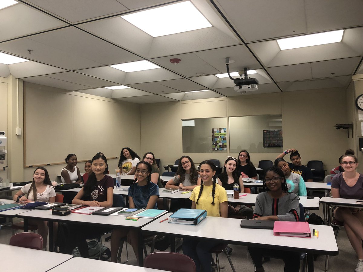nphsPTECH's tweet photo. NPHS PTECH start classes at CCRI! #commitment #focus#determination So incredibly proud of my students!@joegoho @NPAsstSupt @RIDeptEd https://t.co/jHYpCS7Iyz