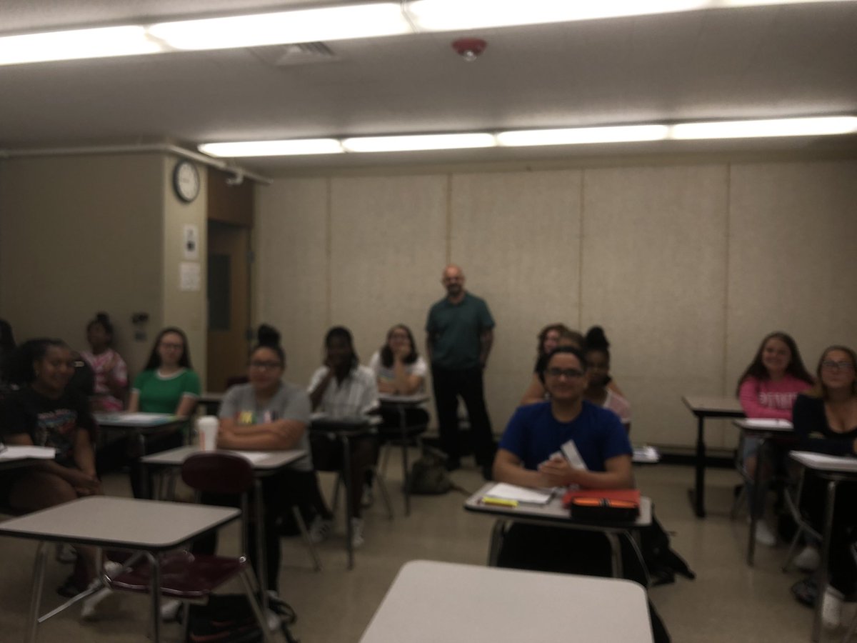 NPHS PTECH start classes at CCRI! #commitment #focus#determination So incredibly proud of my students!@joegoho <a href="/NPAsstSupt/">Louise Seitsinger</a> <a href="/RIDeptEd/">Rhode Island Department of Education (RIDE)</a>