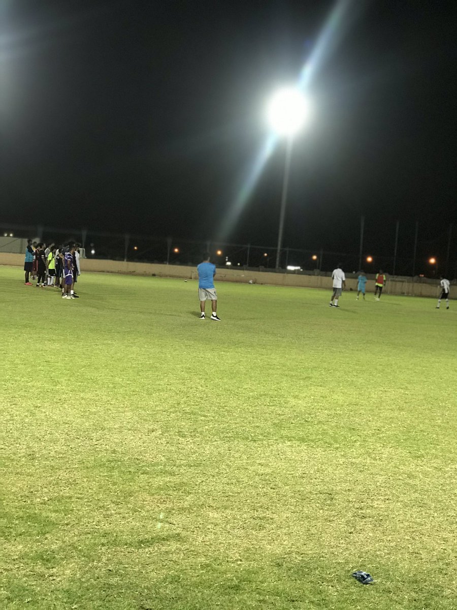 AlRuwaisTeam's tweet photo. جانب من استعداد الازرق الأولمبي لدوري المراحل السنية بنادي الوحدة 💙 https://t.co/ZNXL1Ee3Qd