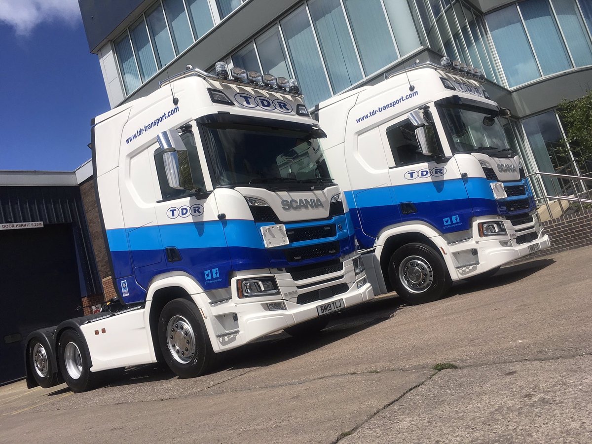 TonyBiddlestone's tweet photo. Great start to the week with the first 2 of 6 new #scania R500 6x2 Tractors for #dudley based @tdrheavyhaulage. A big thank you to Rich &amp; Tim for their continued loyalty to @KeltruckLtd and the scania brand @ScaniaUK @ScaniaGroup #suppliedbykeltruck #wedontdoboring #biddospec https://t.co/rii5JgN4Tx