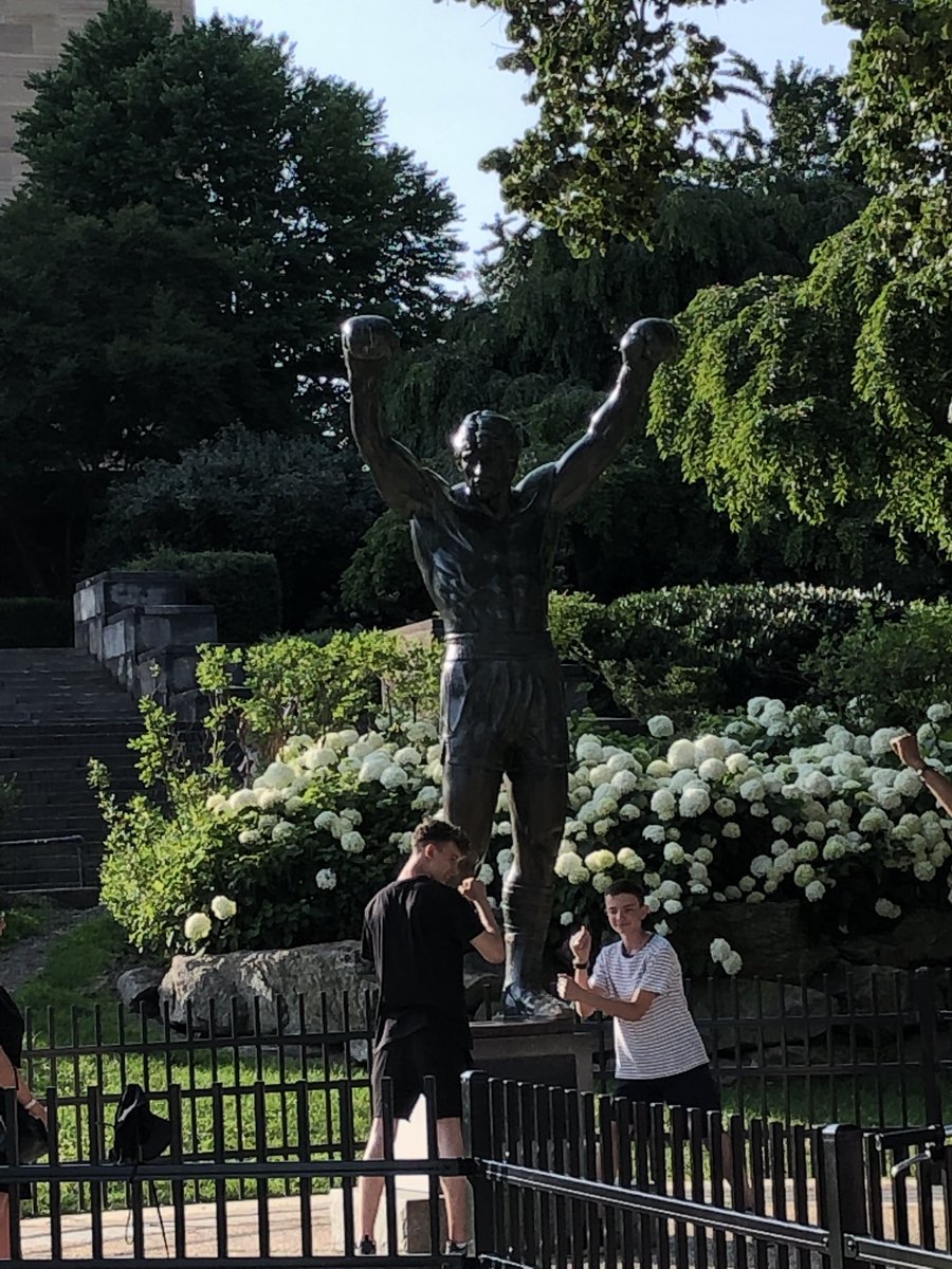 kungbrewski's tweet photo. Part 1 of my awesome week in Philly.

Ran the Rocky steps, ate bomb food in the reading terminal market, and ate dinner on a ship.

#twitchTBD https://t.co/7rToFxZrK2