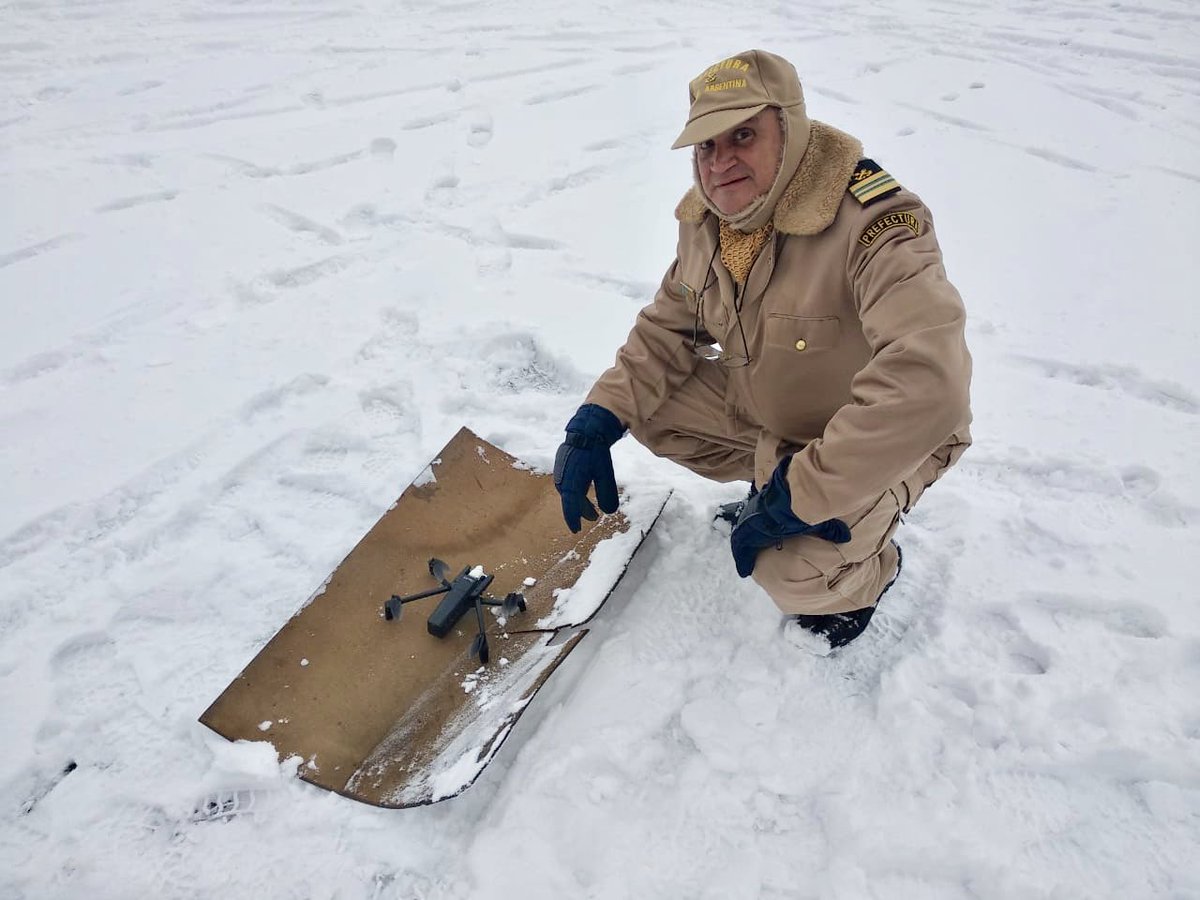 geosistemassrl's tweet photo. Unidades Anafi work de Prefectura Naval Argentina en Río Grande, Tierra del Fuego volando misiones con temperaturas bajo cero.
#anafiwork #parrot #geosistemas #pfa #prefecturanaval #topografia #agrimensura #seguridadpublica #parrot @ParrotB2B https://t.co/DHIufgvvlv