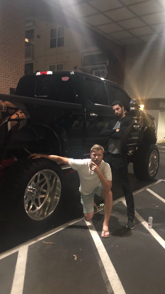 kungbrewski's tweet photo. Part 3.

BYOB Italian restaurant with friends, dropped the biggest mixtape of 2019, and had an awesome day at the pool.

#twitchTBD https://t.co/ALxrJU5Y9E